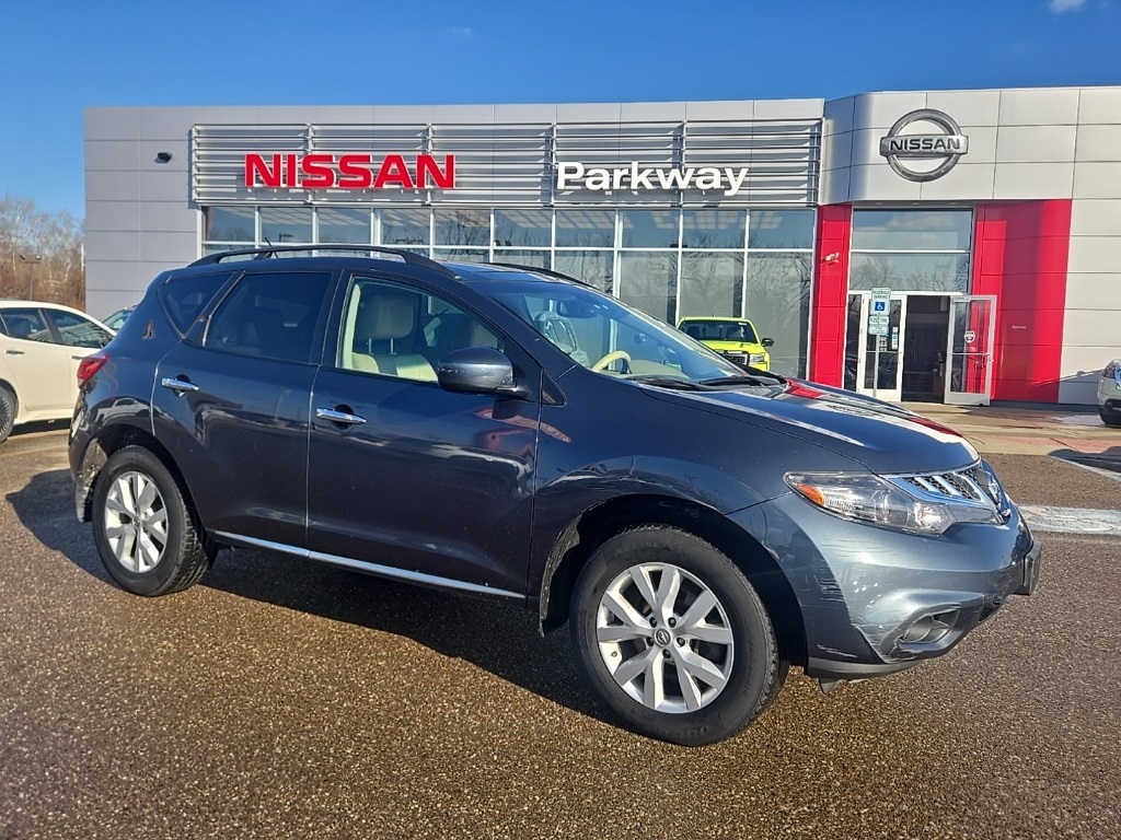 2011 Nissan Murano SL's photo