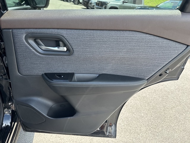 2021 Nissan Rogue SV photo 11