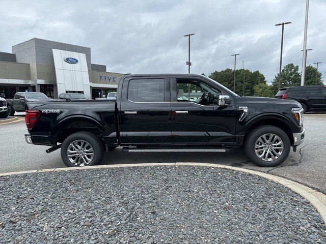 2025 Ford F-150 Lariat photo 13