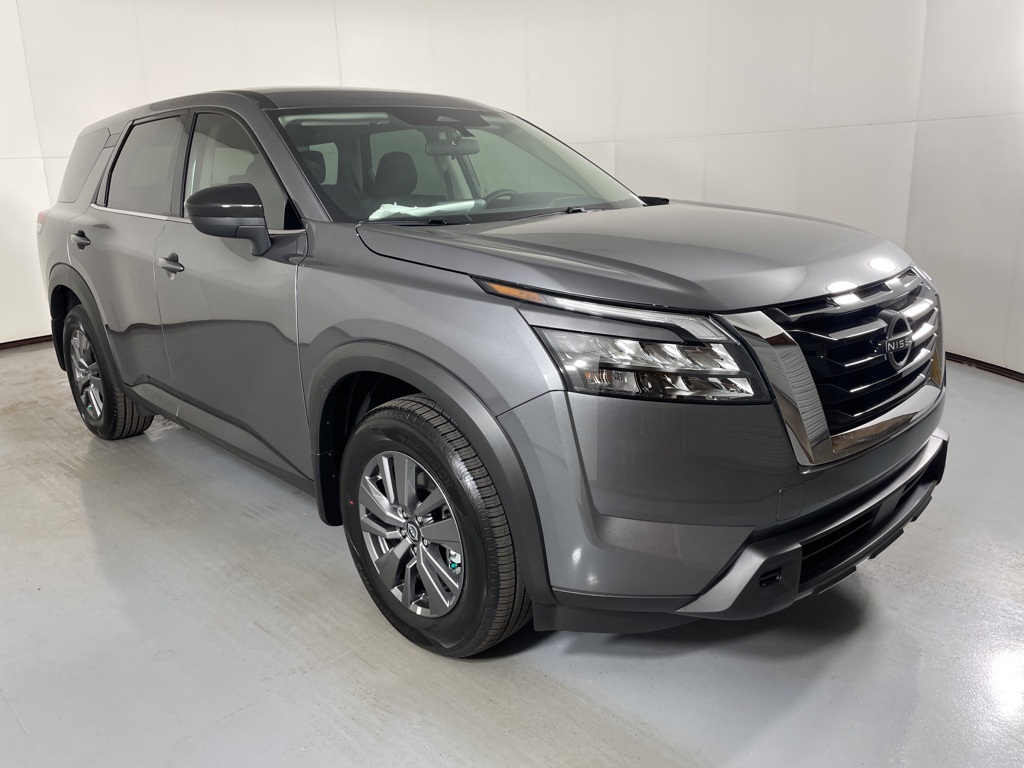 2025 Nissan Pathfinder S photo 2