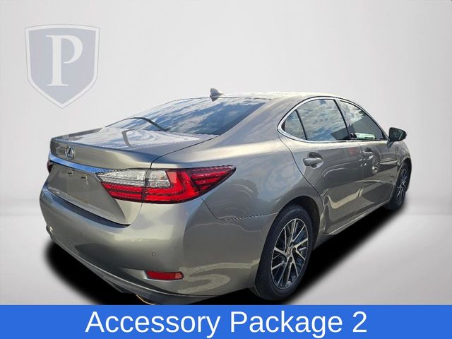 2016 Lexus ES 350 photo 4