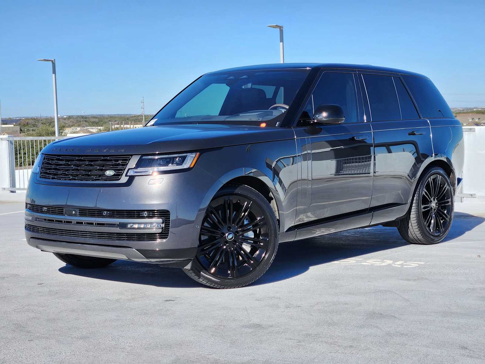 2023 Land Rover Range Rover SE's photo