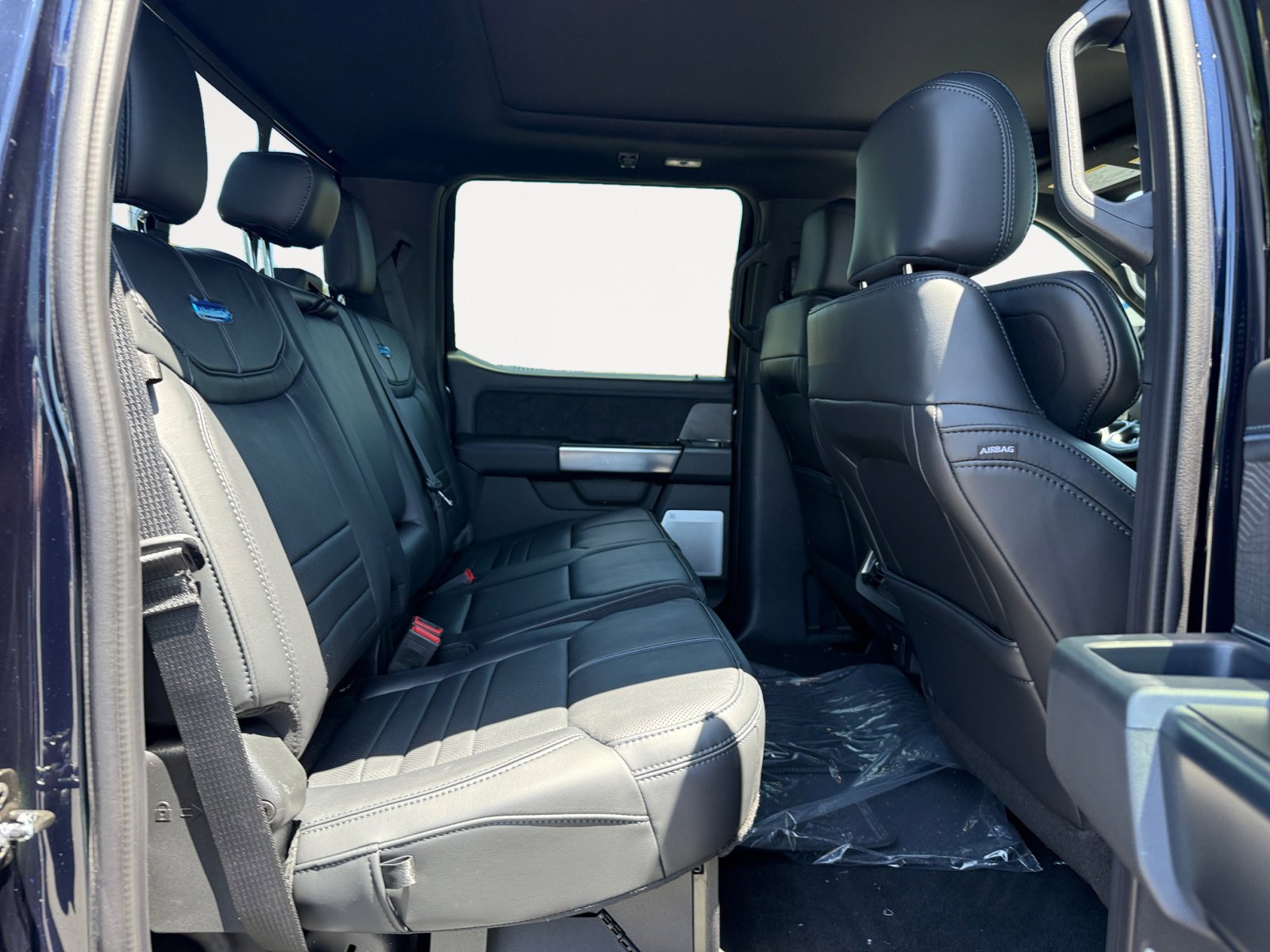 2025 Ford F-250 Platinum photo 18