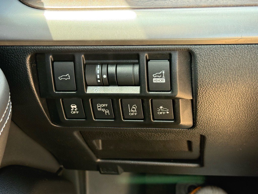 2018 Subaru Outback Limited photo 25