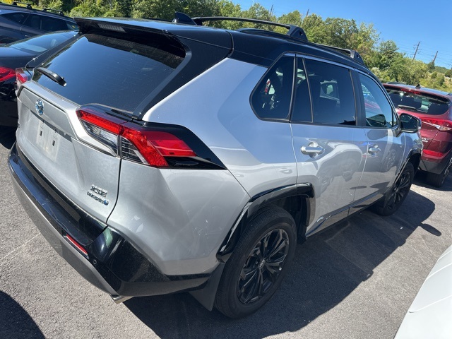 2023 Toyota RAV4 Hybrid XSE photo 2