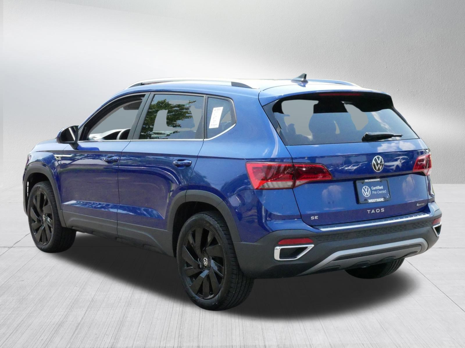 2024 Volkswagen Taos SE photo 5