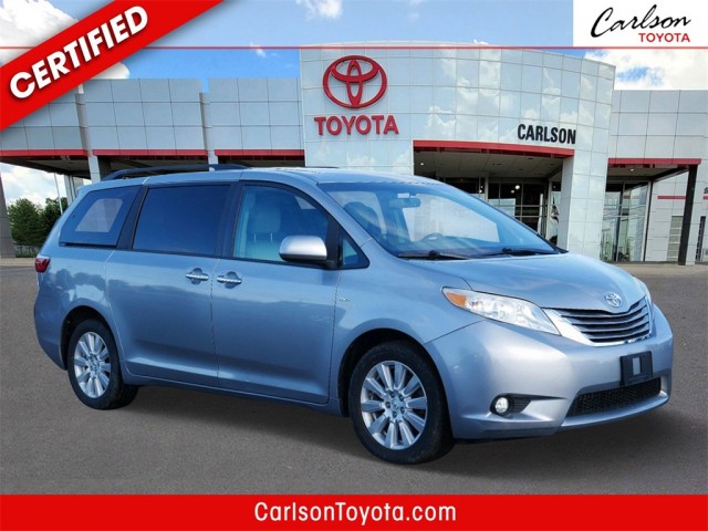 Certified Pre-Owned 2017 Toyota Sienna XLE Premium 4D Passenger Van in ...