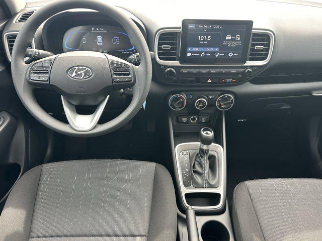 2025 Hyundai Venue SE photo 18