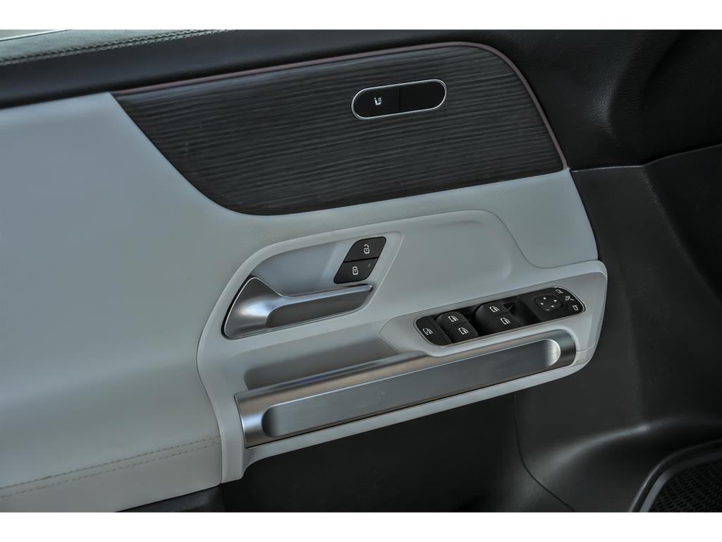 2022 Mercedes Benz GLB 250 4MATIC photo 9