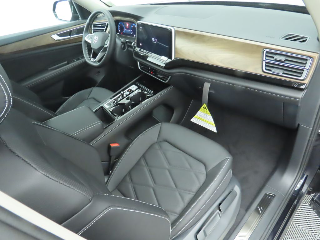 2026 Volkswagen Atlas SE Technology photo 16