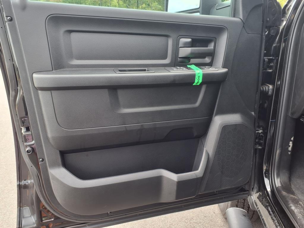 2025 Ram 2500 Tradesman photo 3
