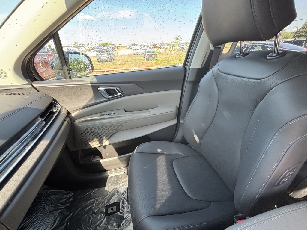 2026 Kia Carnival EX photo 12