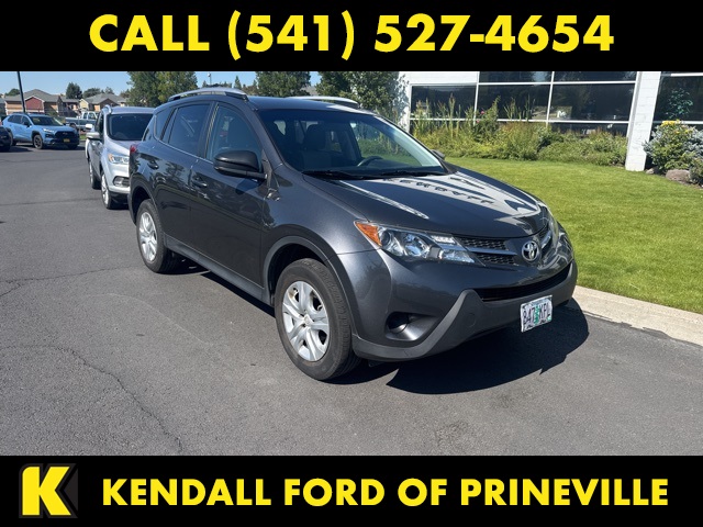 2015 Toyota RAV4 LE photo 2