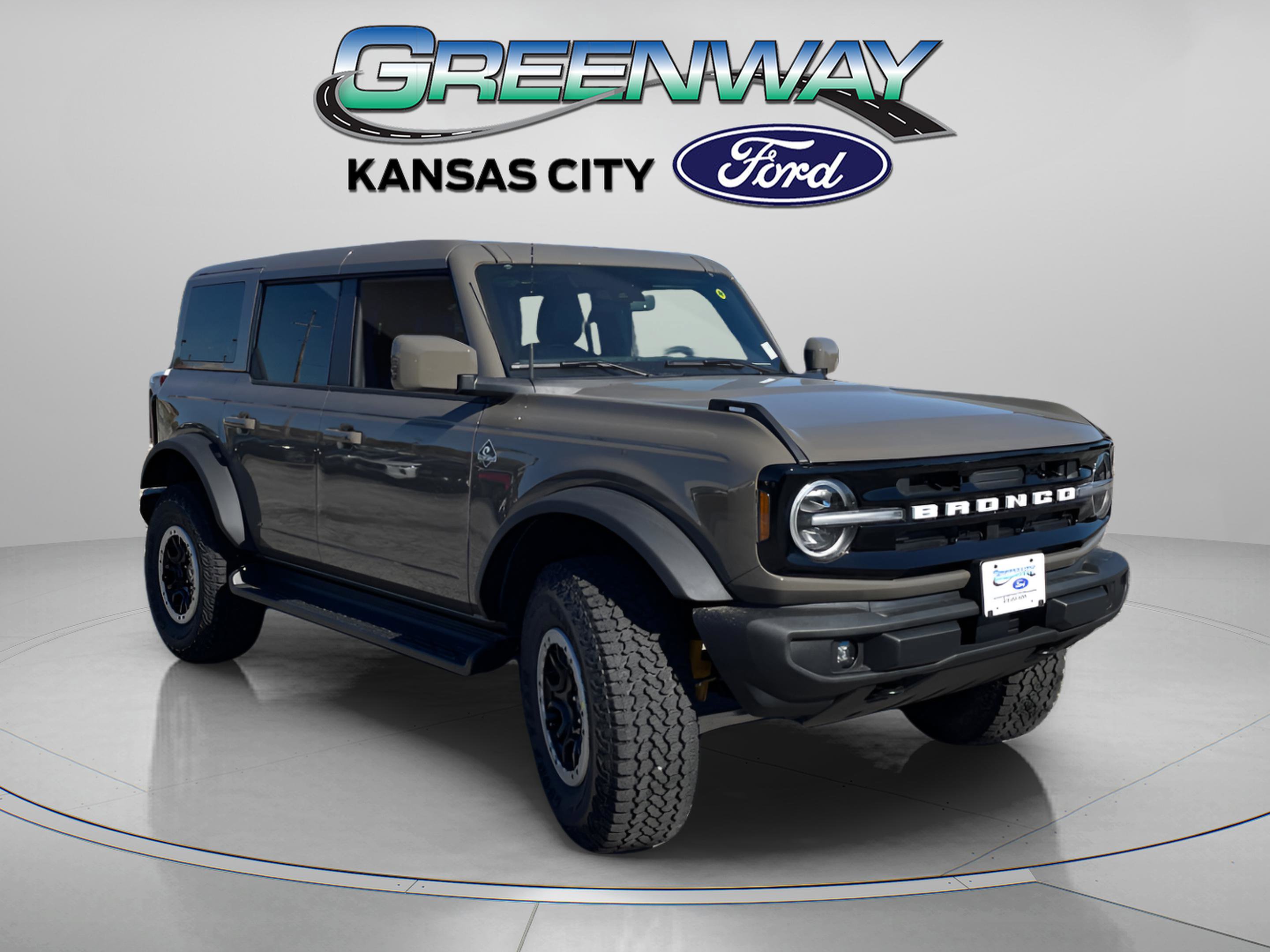 2025 Ford Bronco 4-Door Outer Banks's photo