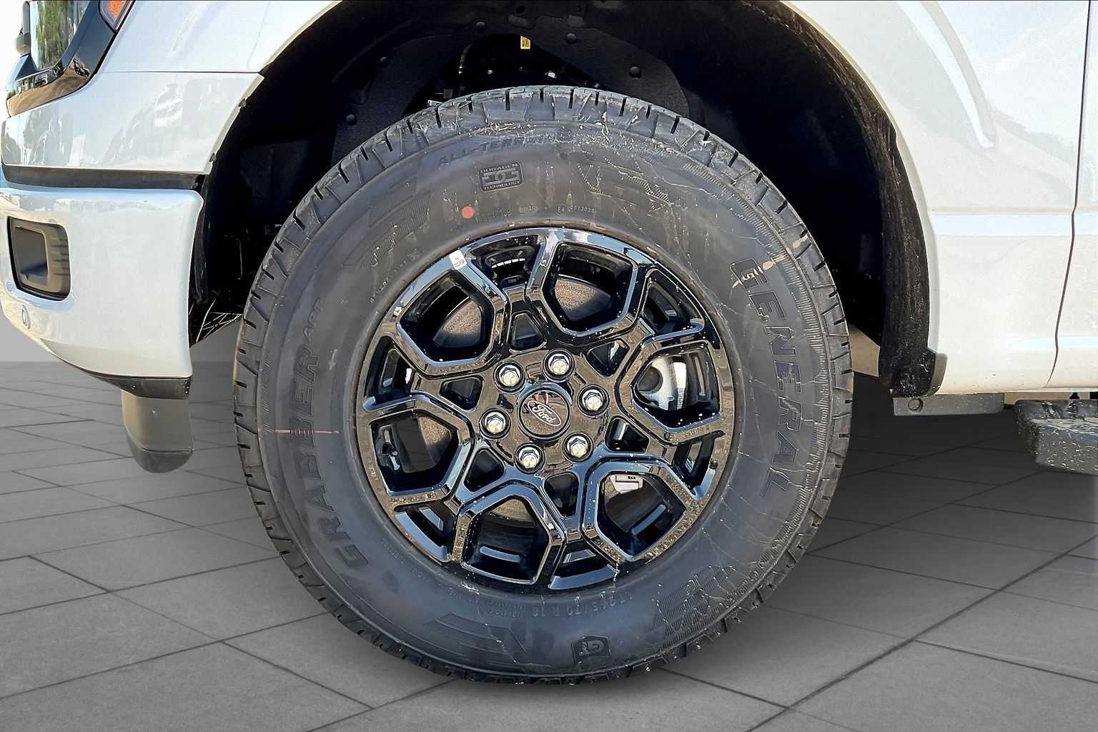 2025 Ford F-150 XLT photo 11