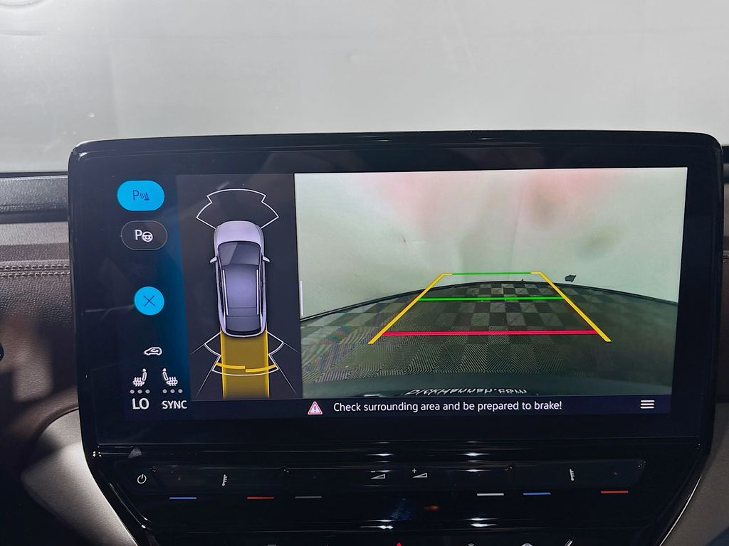 2023 Volkswagen ID.4 Pro photo 15
