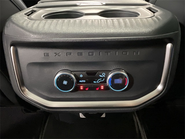2025 Ford Expedition Platinum photo 32