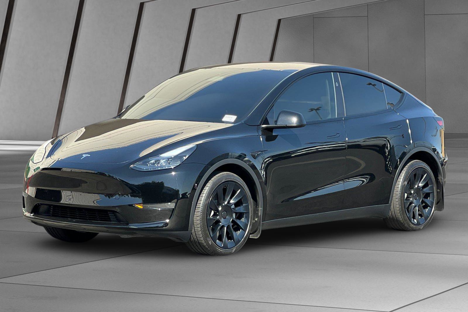 2024 Tesla Model Y photo 7