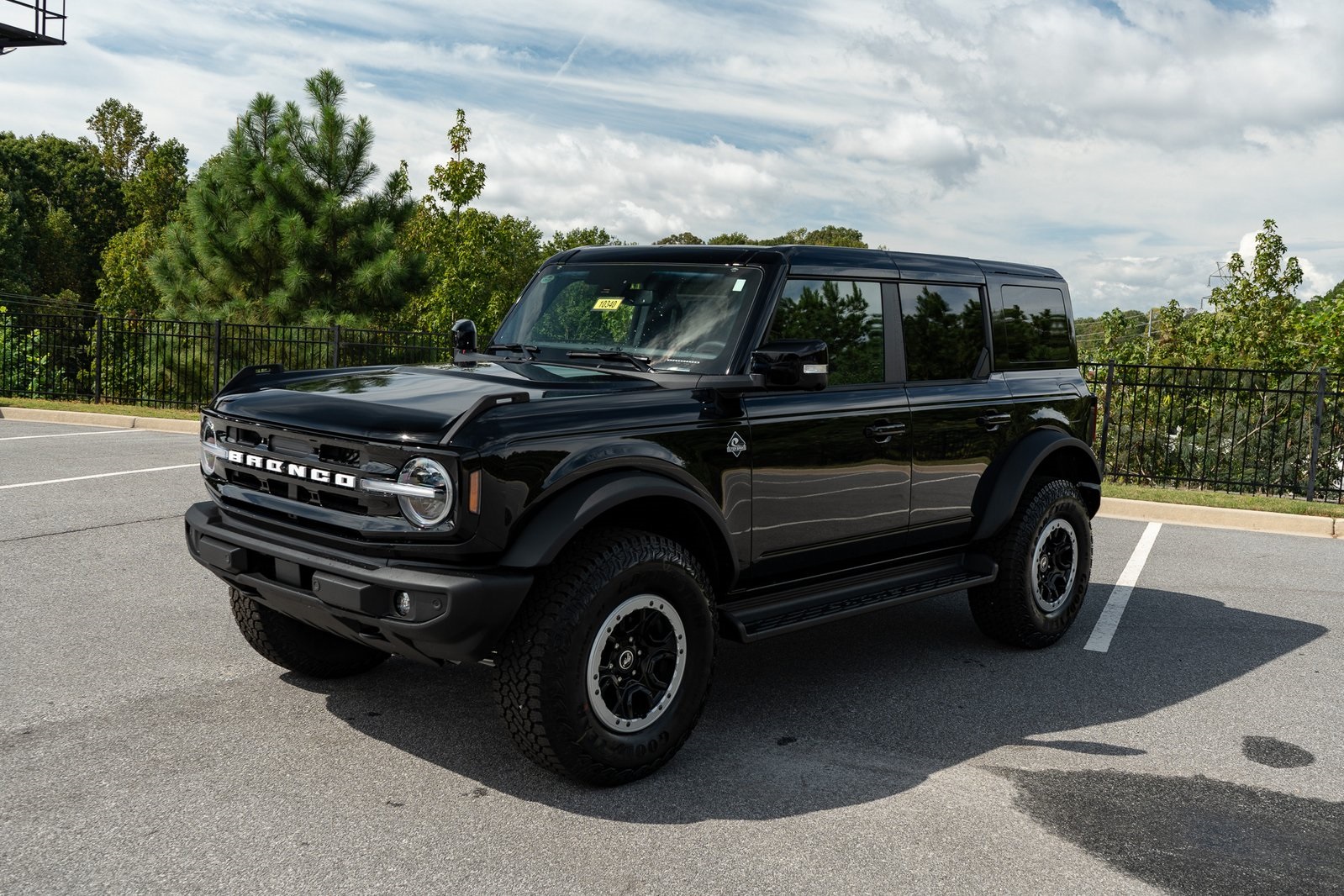 2025 Ford Bronco Outer Banks photo 3
