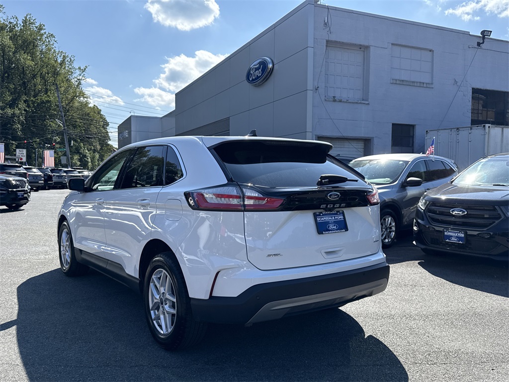 2022 Ford Edge SEL photo 15