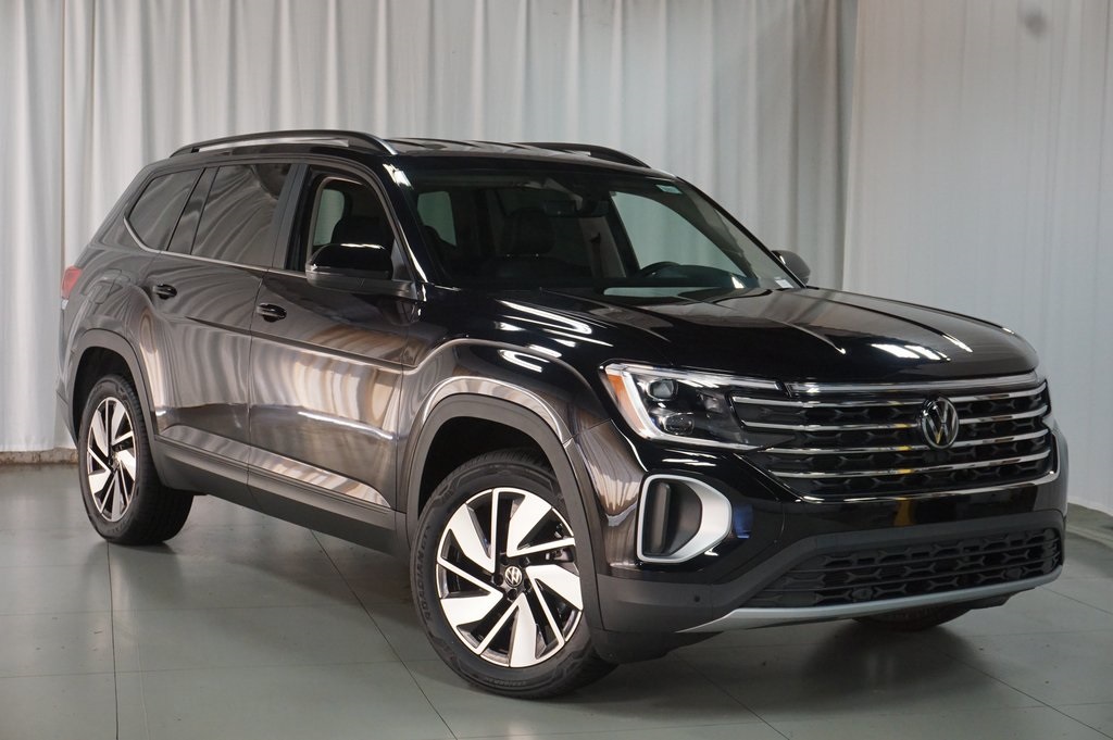2025 Volkswagen Atlas SE Technology photo 2