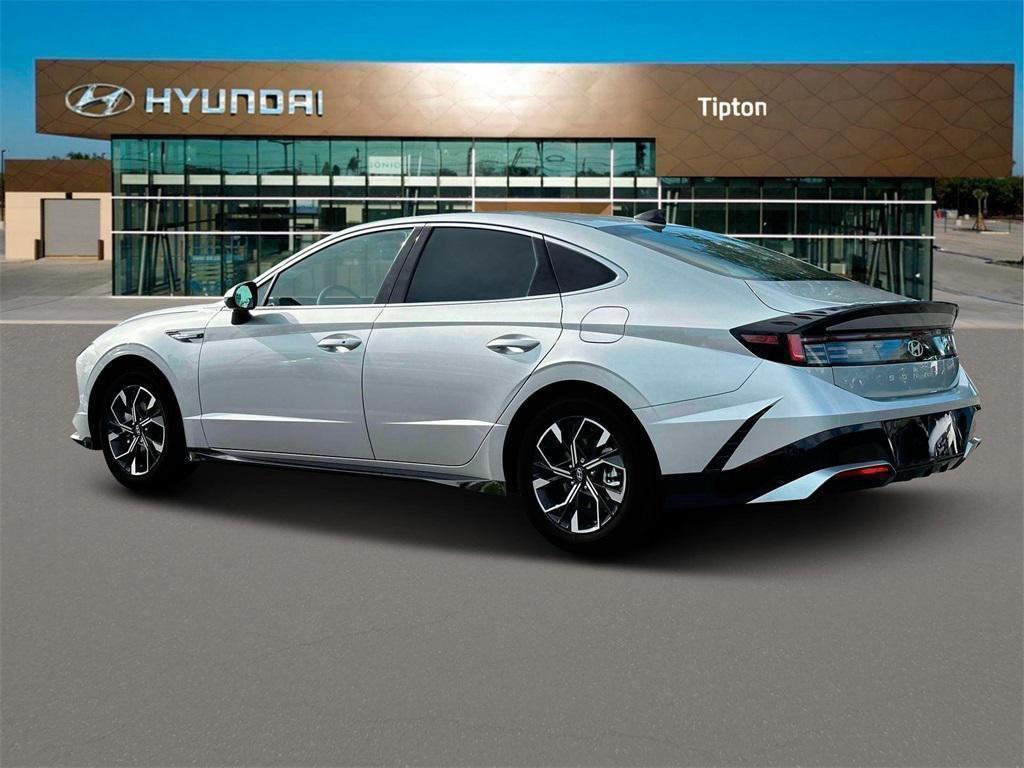 2025 Hyundai Sonata SEL photo 3