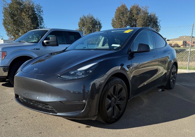2024 Tesla Model Y Long Range's photo