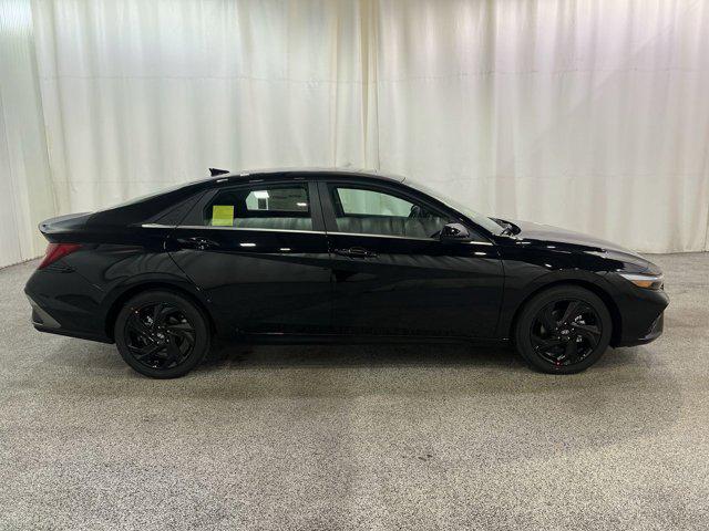 2026 Hyundai Elantra SEL Sport photo 4