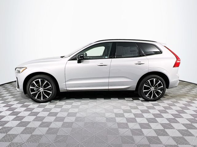 2025 Volvo XC60 B5 Plus photo 3