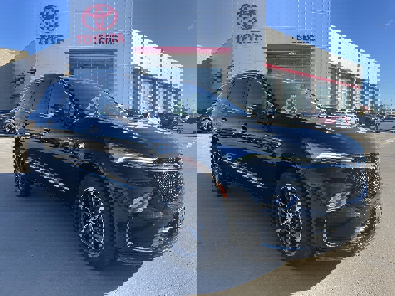 2022 Buick Enclave Essence's photo