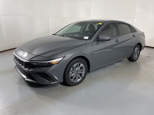 2024 Hyundai Elantra Hybrid Blue photo 4