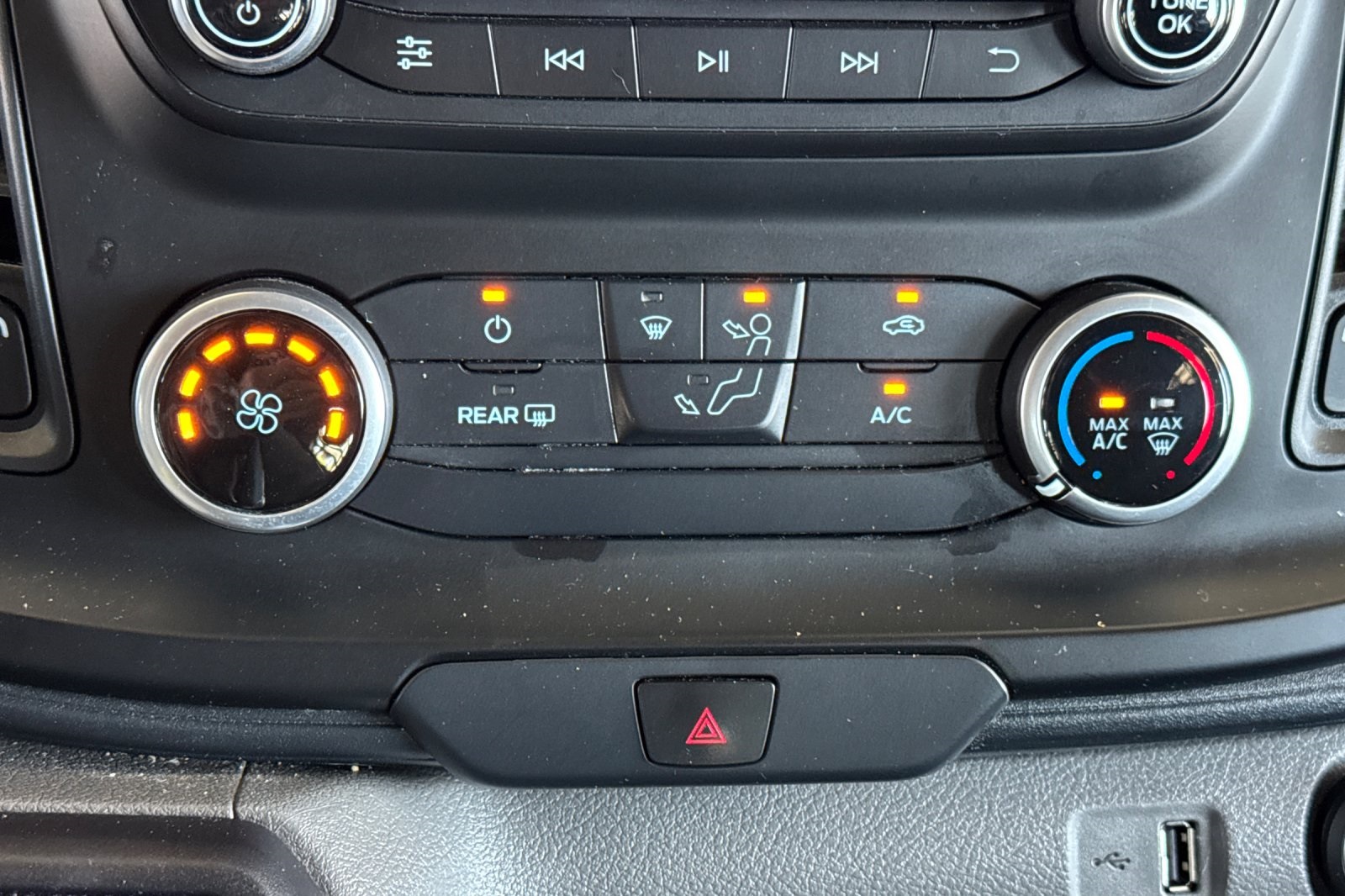 2021 Ford Transit Cargo Van photo 17