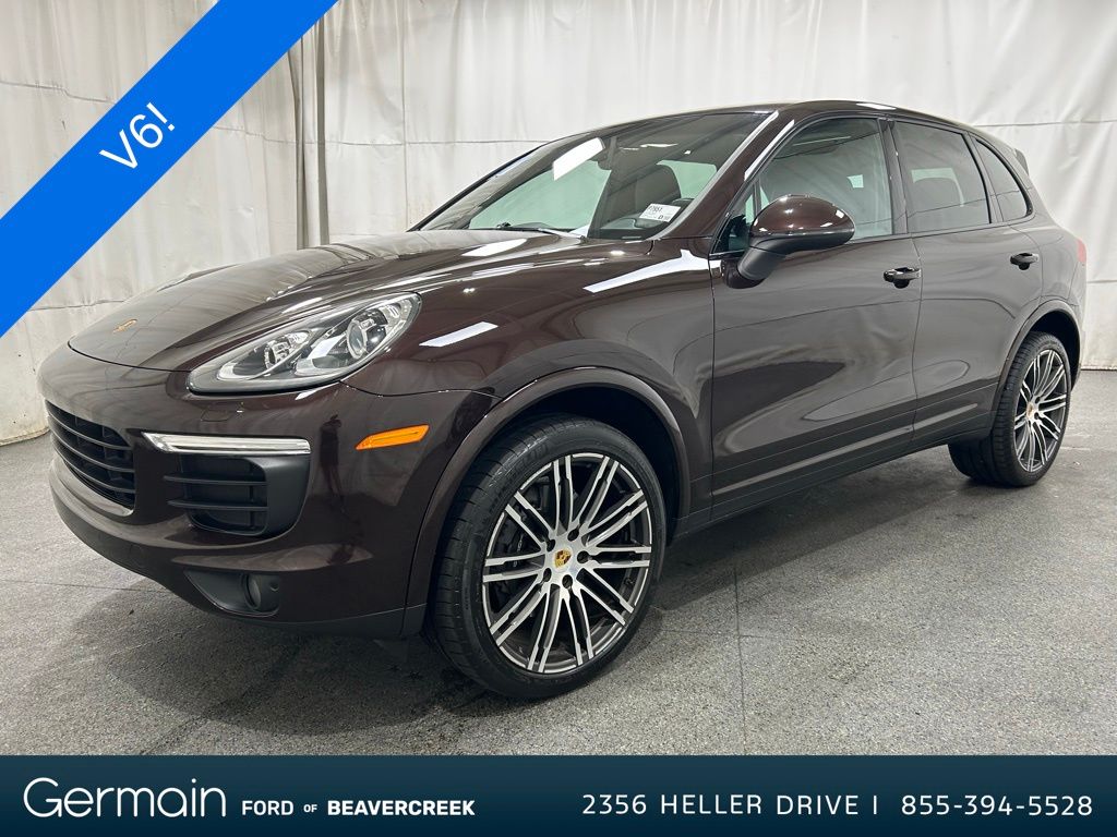 2017 Porsche Cayenne Base photo 2