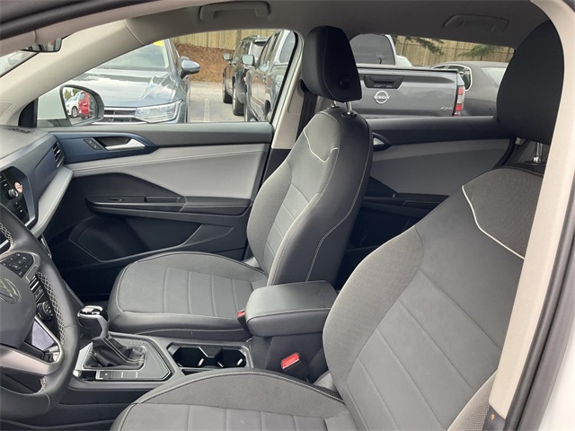 2024 Volkswagen Taos SE photo 7