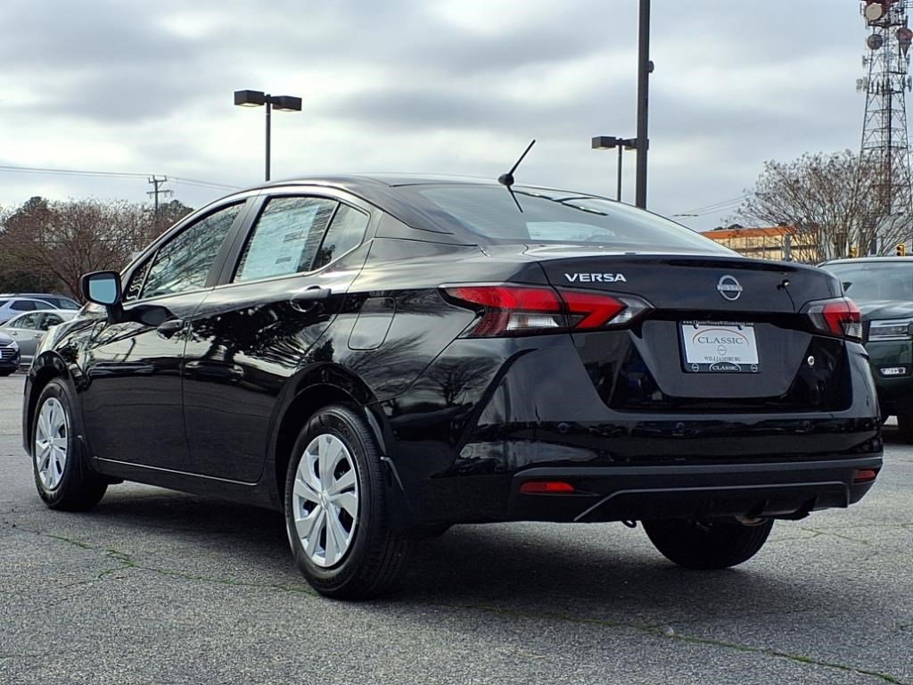 2025 Nissan Versa S photo 2