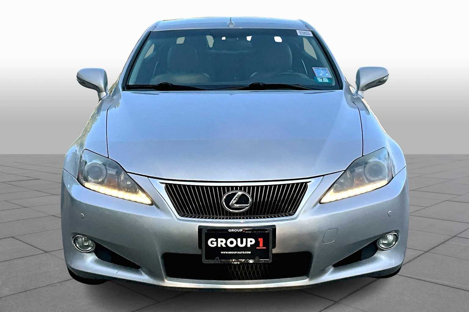 2011 Lexus IS 250C photo 3