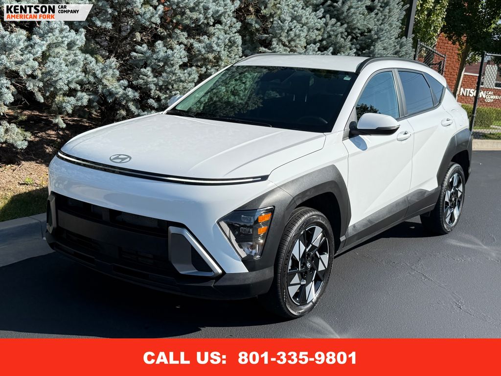 2025 Hyundai Kona SEL photo 2