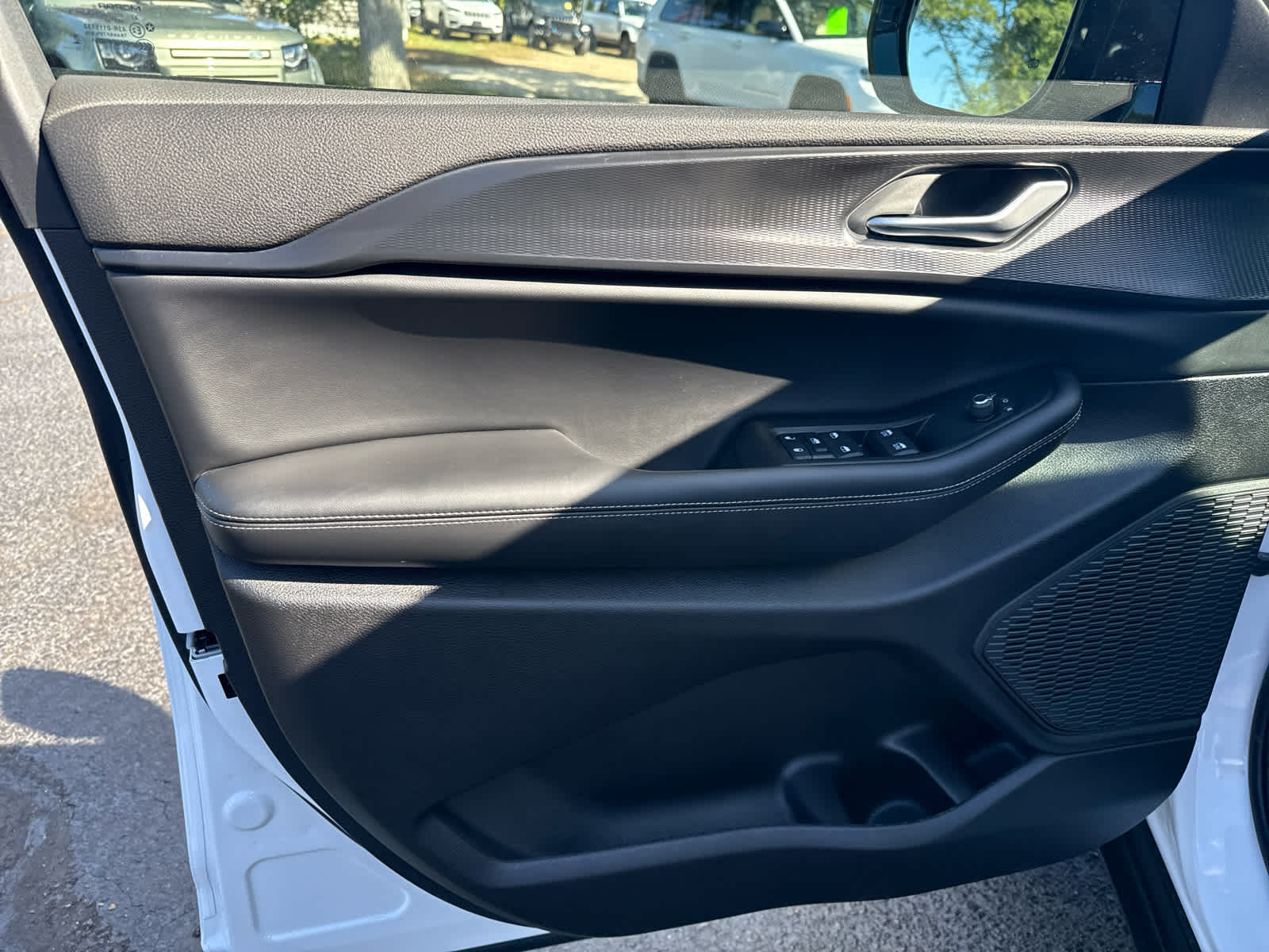 2025 Jeep Grand Cherokee Altitude photo 10