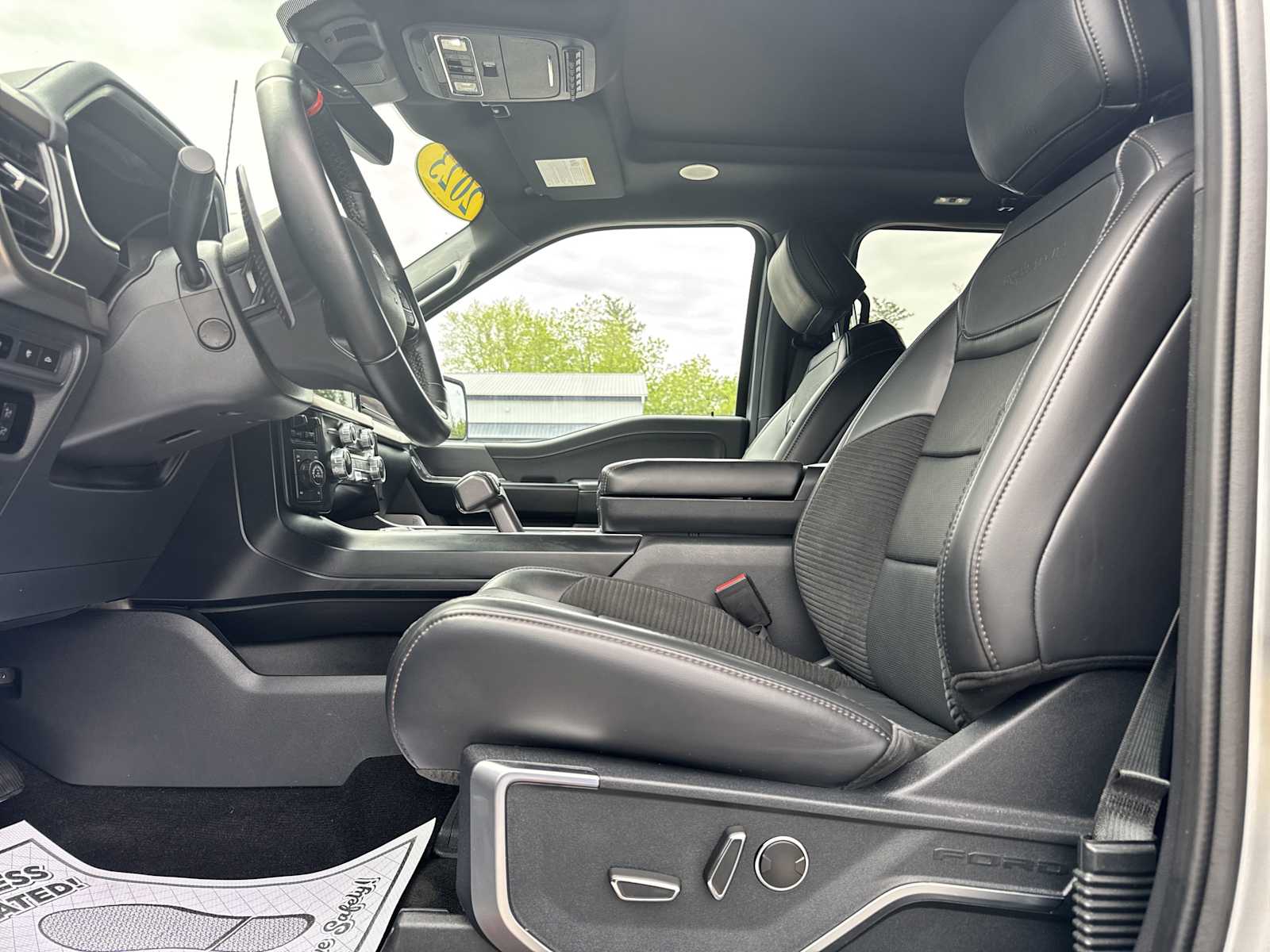 2023 Ford F-150 Raptor photo 24