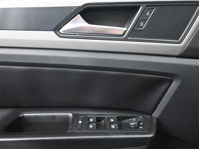 2021 Volkswagen Atlas V6 SE Technology R-Line photo 25