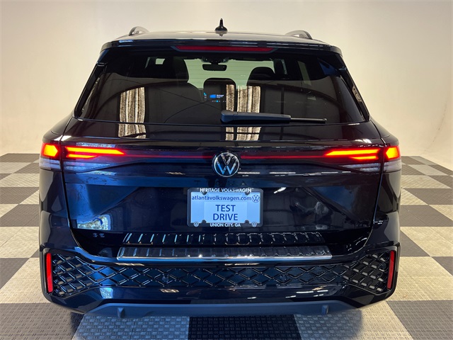 2026 Volkswagen Tiguan SE R-Line Black photo 4