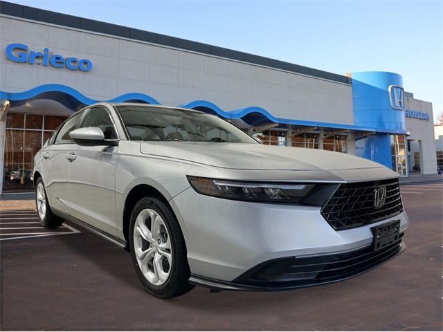 2025 Honda Accord LX photo 7