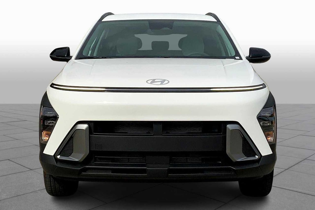 2026 Hyundai Kona SEL photo 2