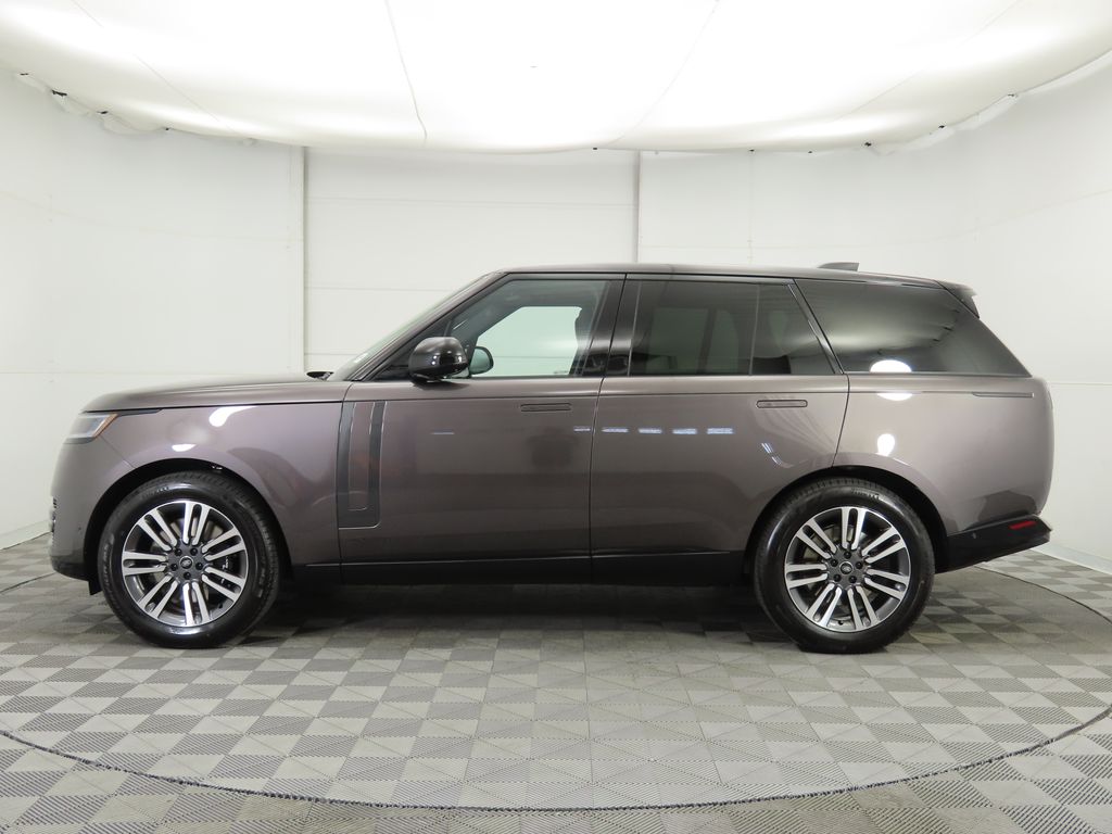 2025 Land Rover Range Rover SE photo 8