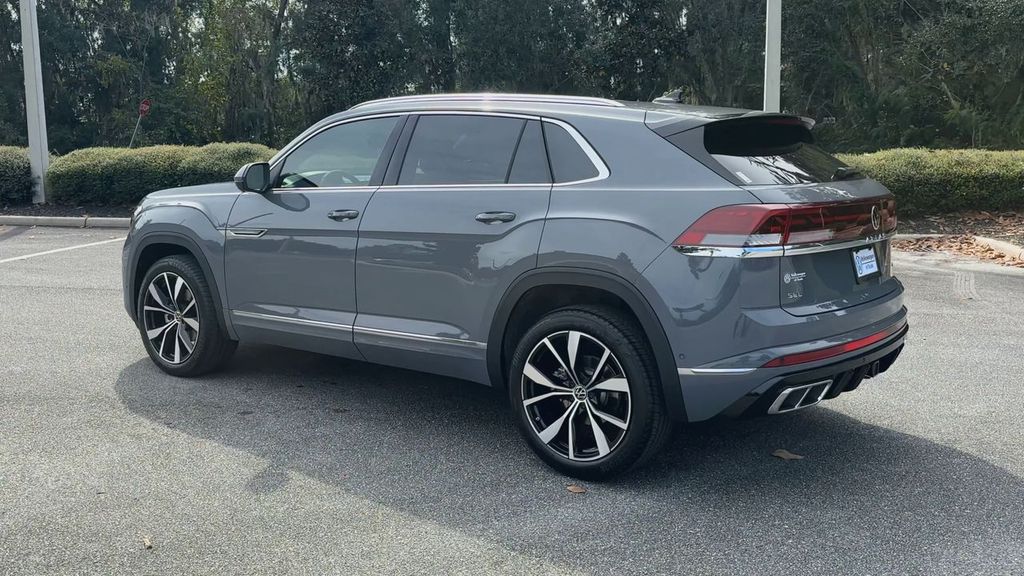 2026 Volkswagen Atlas Cross Sport SEL Premium R-Line photo 4