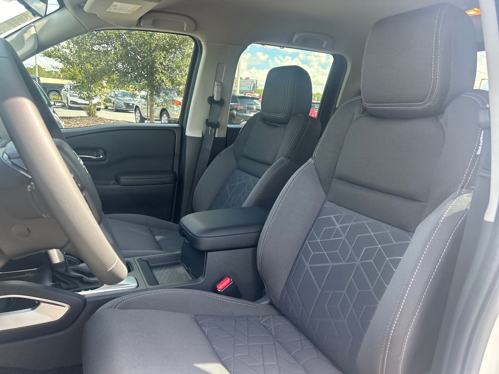 2026 Nissan Frontier SV photo 12
