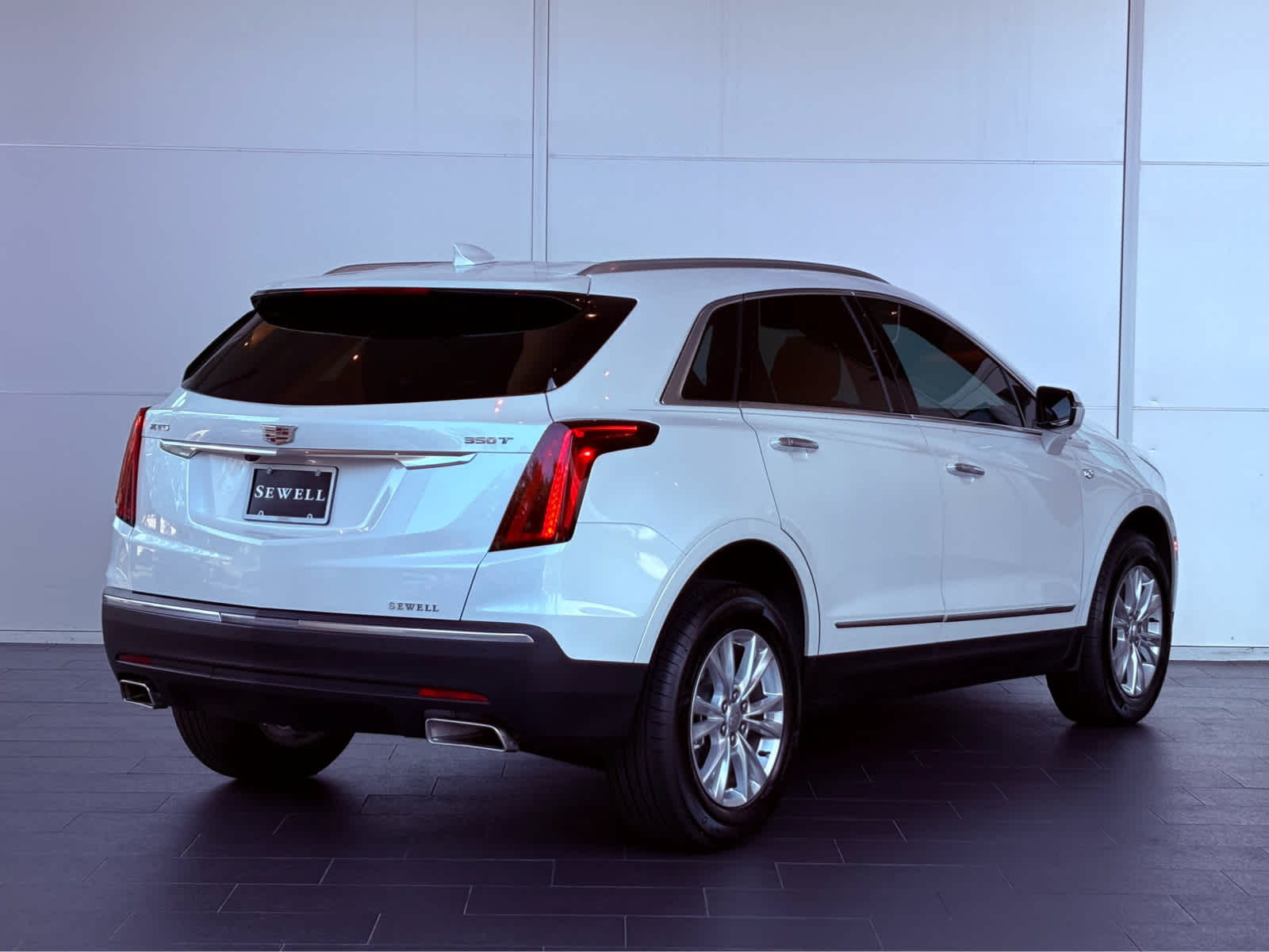 2025 Cadillac XT5 Luxury photo 3