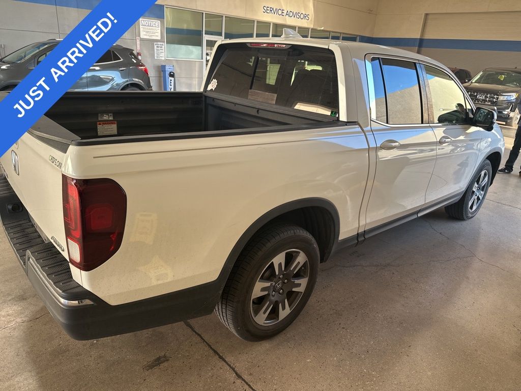 2019 Honda Ridgeline RTL-T photo 3
