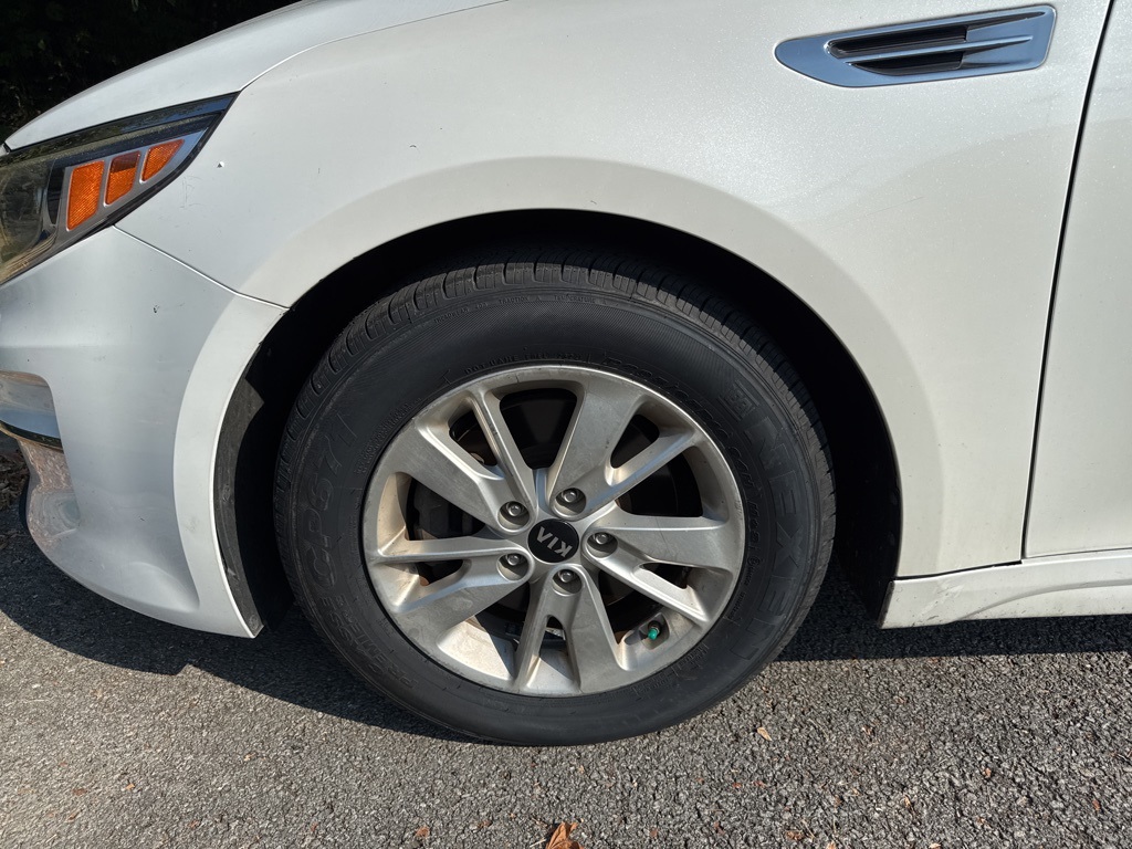 2018 Kia Optima LX photo 9