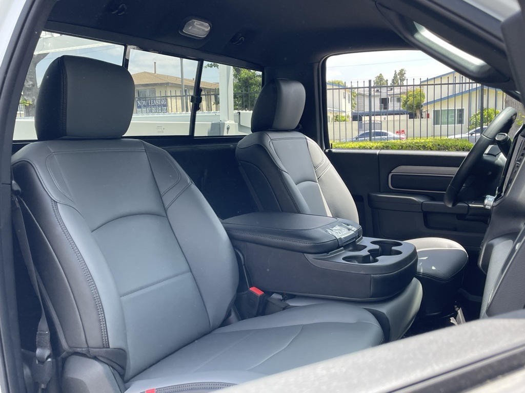 2025 Ram 2500 Tradesman photo 17